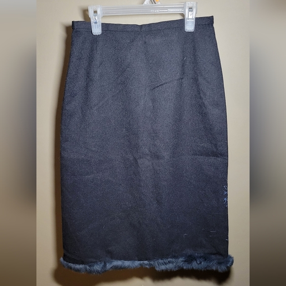 Vintage wool skirt dark grey blue embroidery Italian size 40(small) fully linned - Picture 6 of 7
